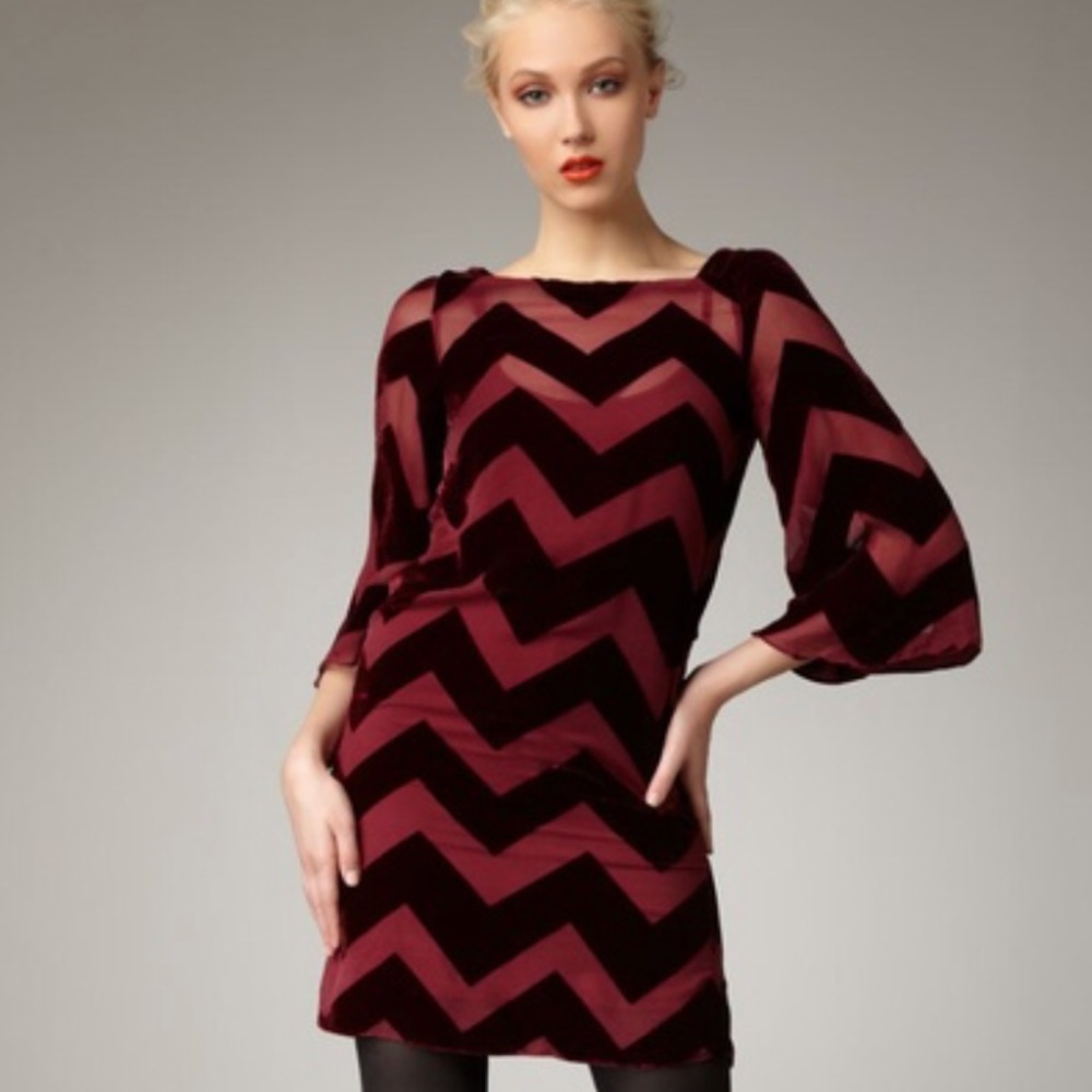 NWT Alice + Olivia Audrina Chevron Dress